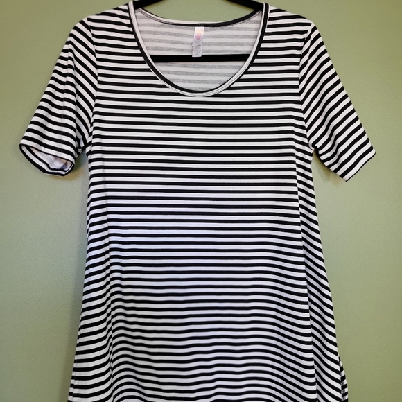 Lot of 3 Lularoe perfect t - Picture 3 of 4